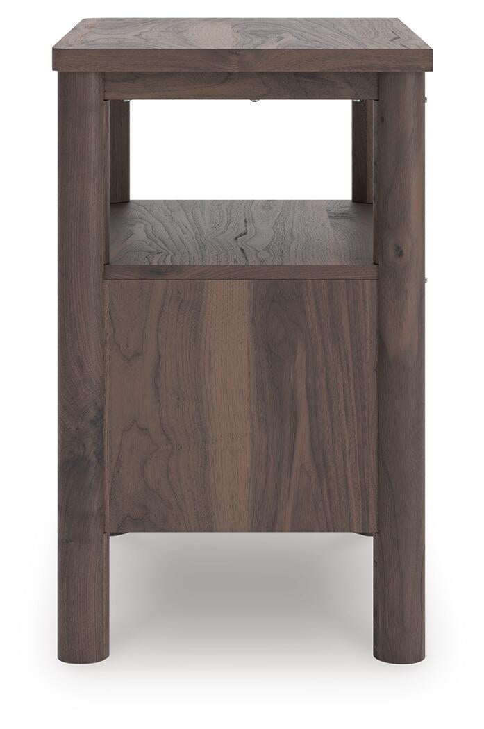 Pamytta King Panel Platform Bed, Dresser, Mirror, Chest and Nightstand